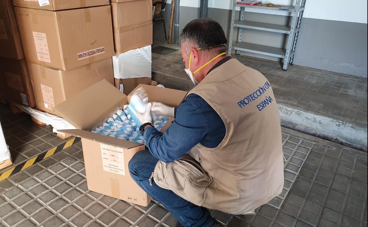 El Gobierno envía 1,87 millones de mascarillas a Andalucía, de las que 372.000 se destinan a Málaga