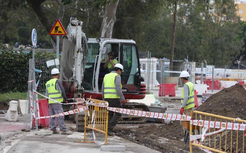 La construcción vuelve a arrancar motores hoy en la provincia de Málaga con sus más de 50.000 trabajadores después de casi dos semanas de parón forzado por el coronavirus