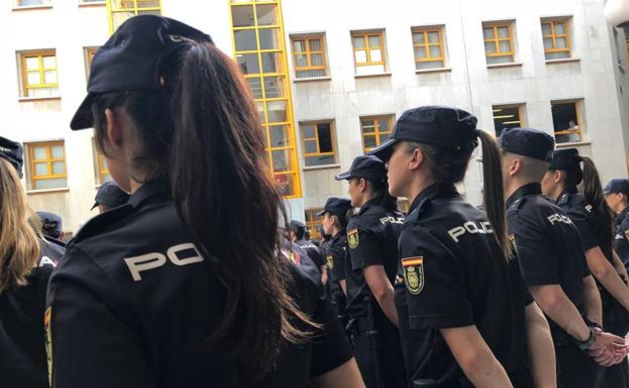 Policías nacionales en una imagen de archivo. 