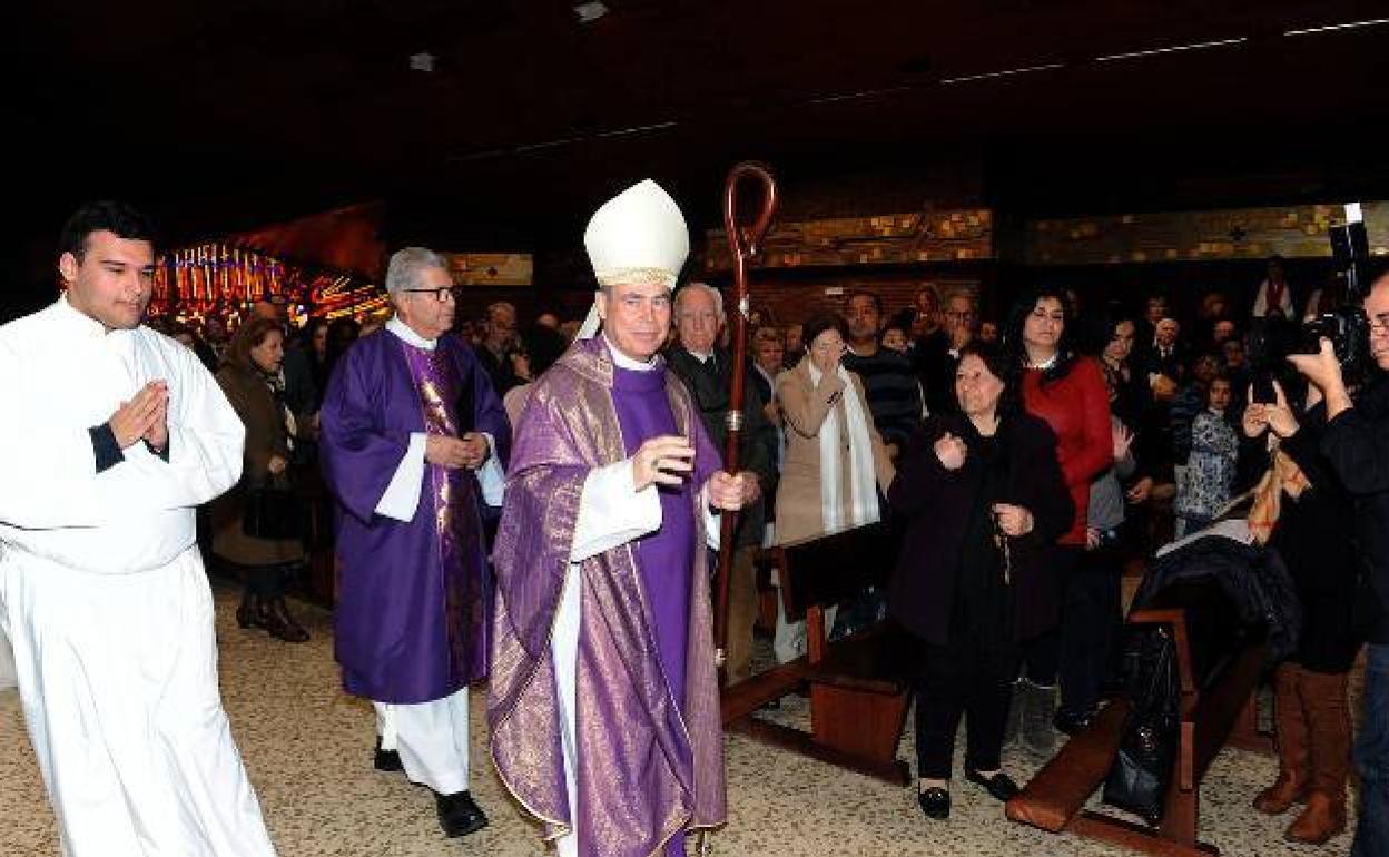 El obispo, Jesús Catalá, ha firmado el decreto este viernes. 