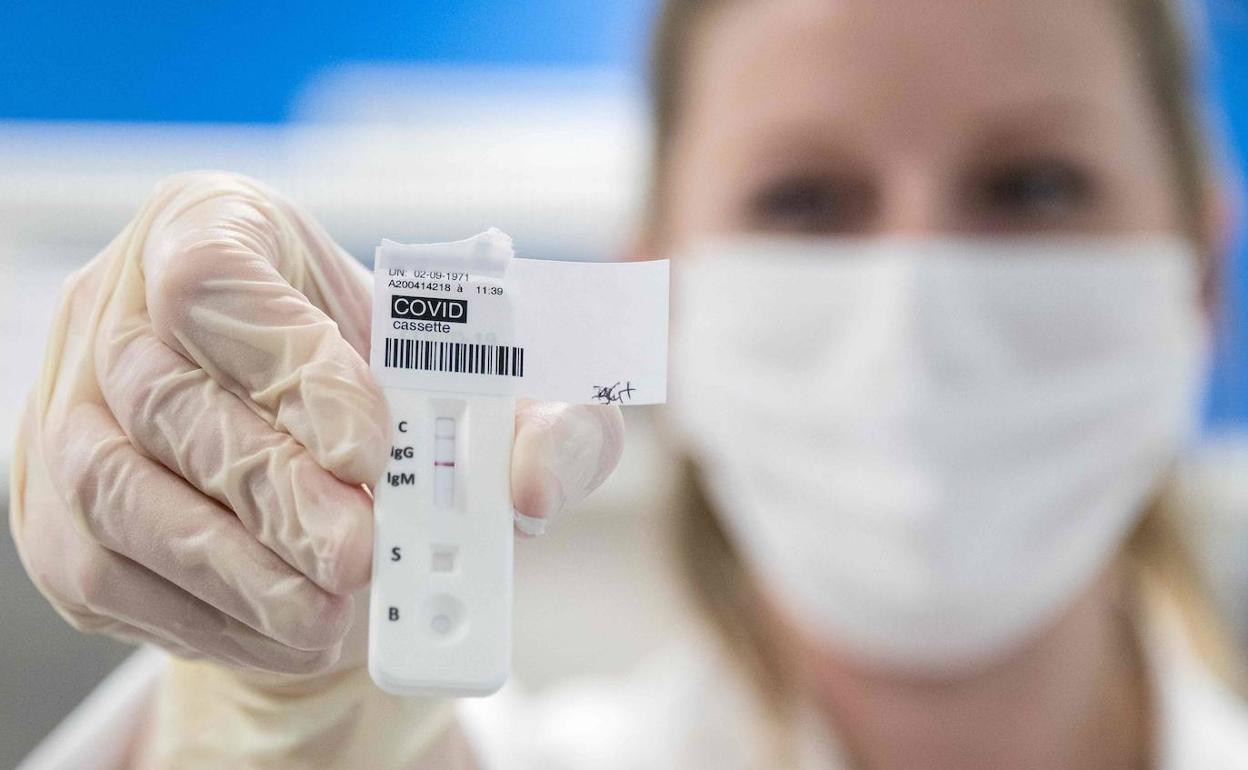 Los test masivos a los sanitarios está previsto que comiencen a hacerse en Málaga a finales de abril