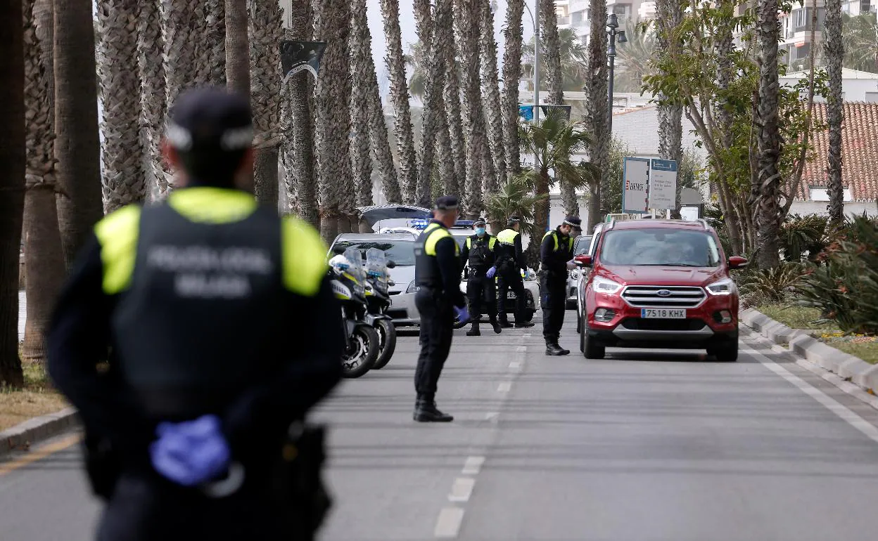 Un control de la Policía Local de Málaga. 