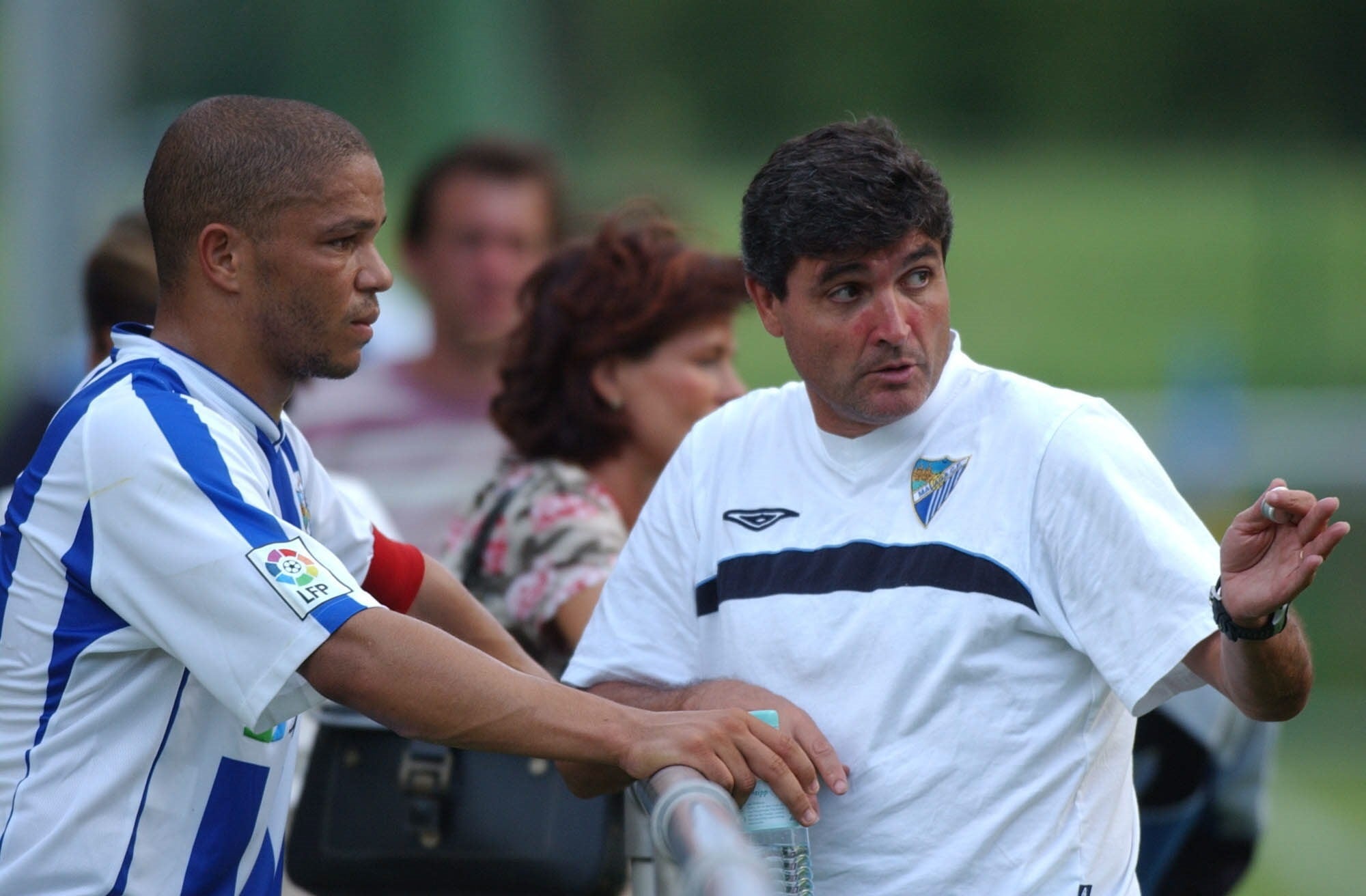 El exjugador del club blanquiazul jugó más de 200 partidos en nueve temporadas jugando en La Rosaleda. Aquí un pequeño resumen de su paso por el Málaga: un ascenso a Primera, el título de la Intertoto y la UEFA... una grave lesión y un descenso. 