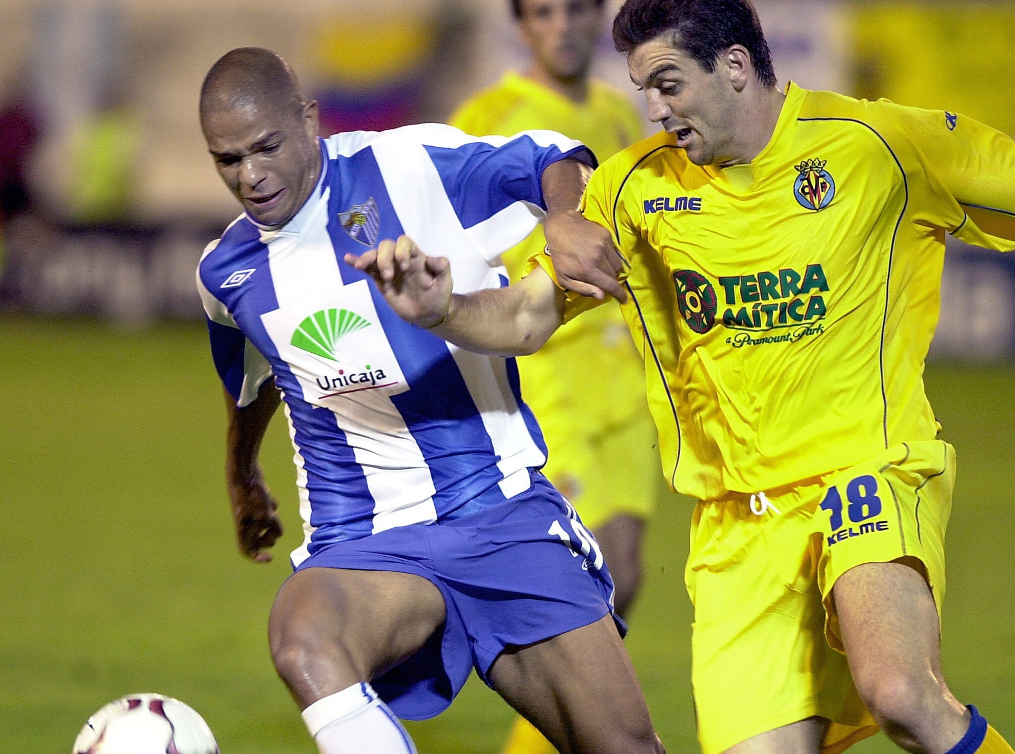 El exjugador del club blanquiazul jugó más de 200 partidos en nueve temporadas jugando en La Rosaleda. Aquí un pequeño resumen de su paso por el Málaga: un ascenso a Primera, el título de la Intertoto y la UEFA... una grave lesión y un descenso. 