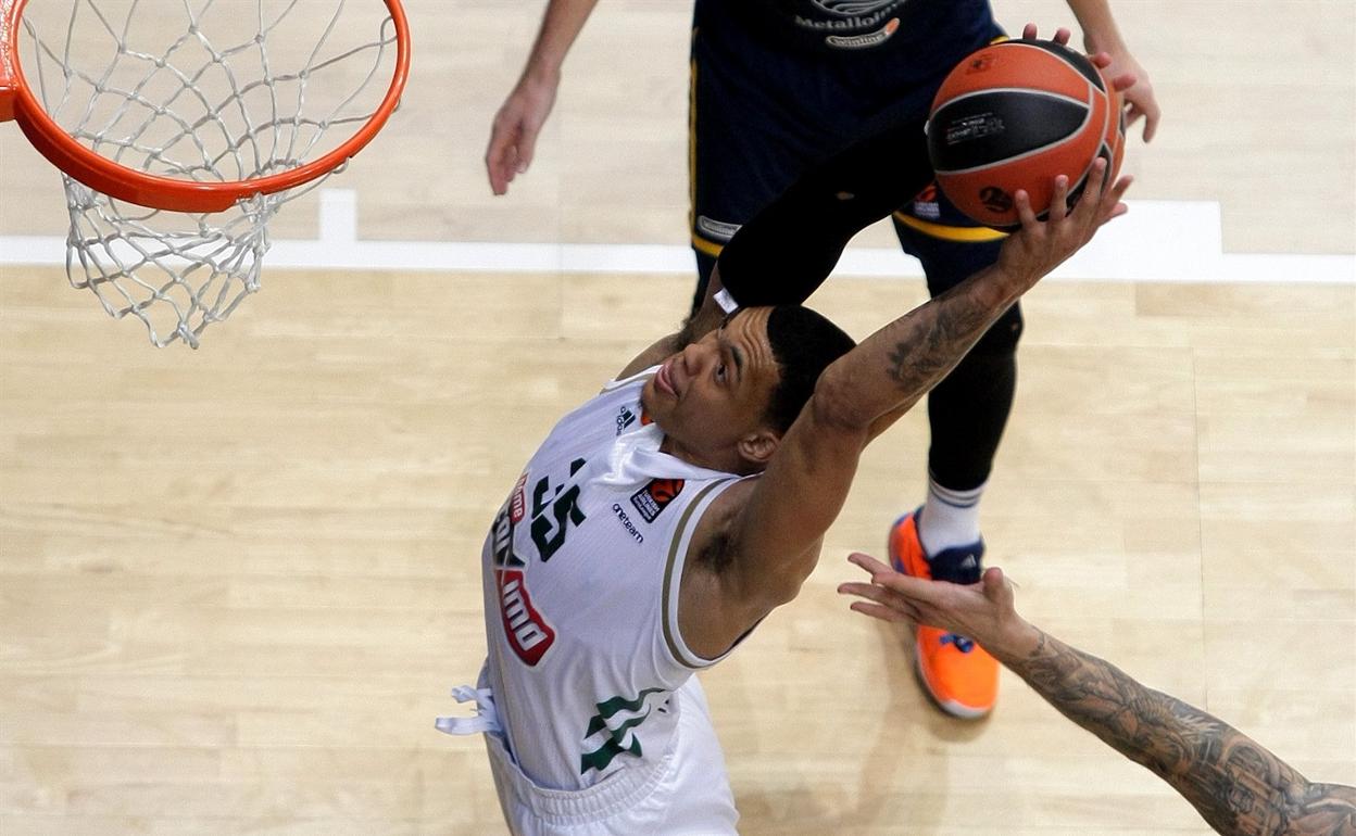 Jacob Wiley intenta un mate en un partido con el Panathinaikos esta temporada. 