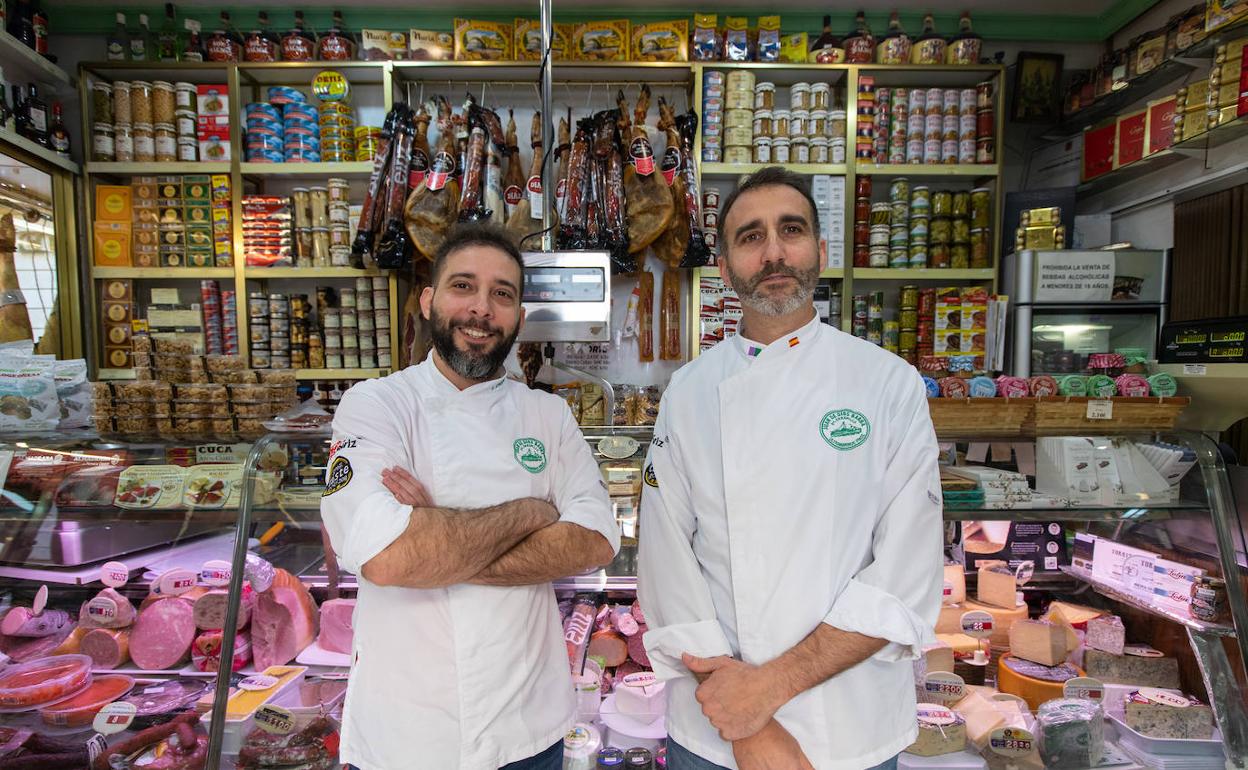 Tres establecimientos históricos de Málaga capital, Noray, Ultramarinos Barba y Casa Mira, también se reinventan