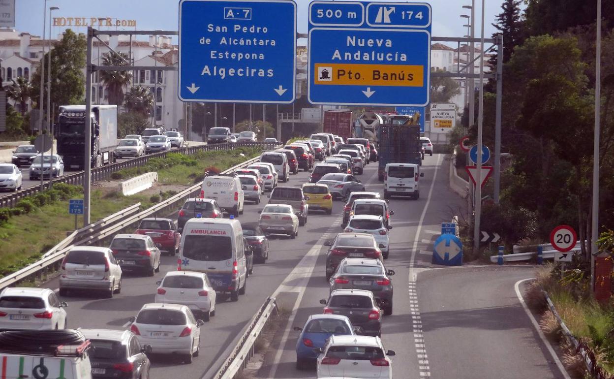 La mayor parte de los turistas españoles llegan a la Costa del Sol en su propio vehículo. 