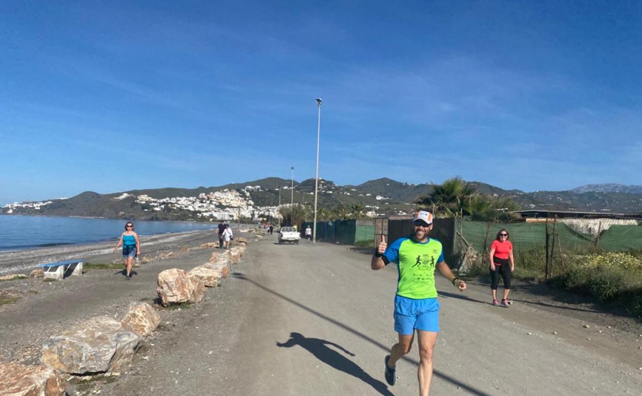 Deportistas, este sábado en El Playazo de Nerja.