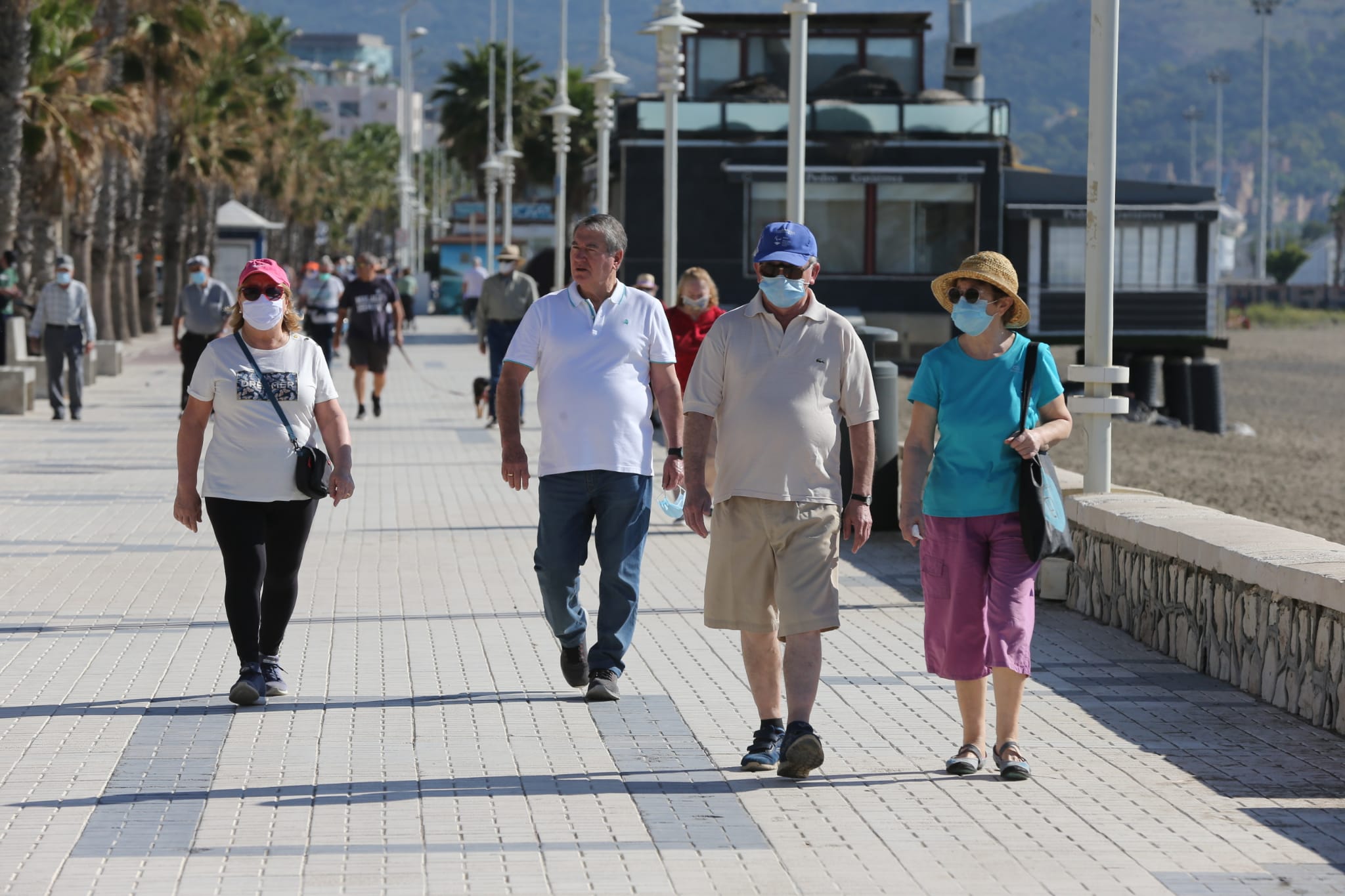 El inicio del desconfinamiento deja imágenes que no se veían en las calles desde hacía al menos 48 días