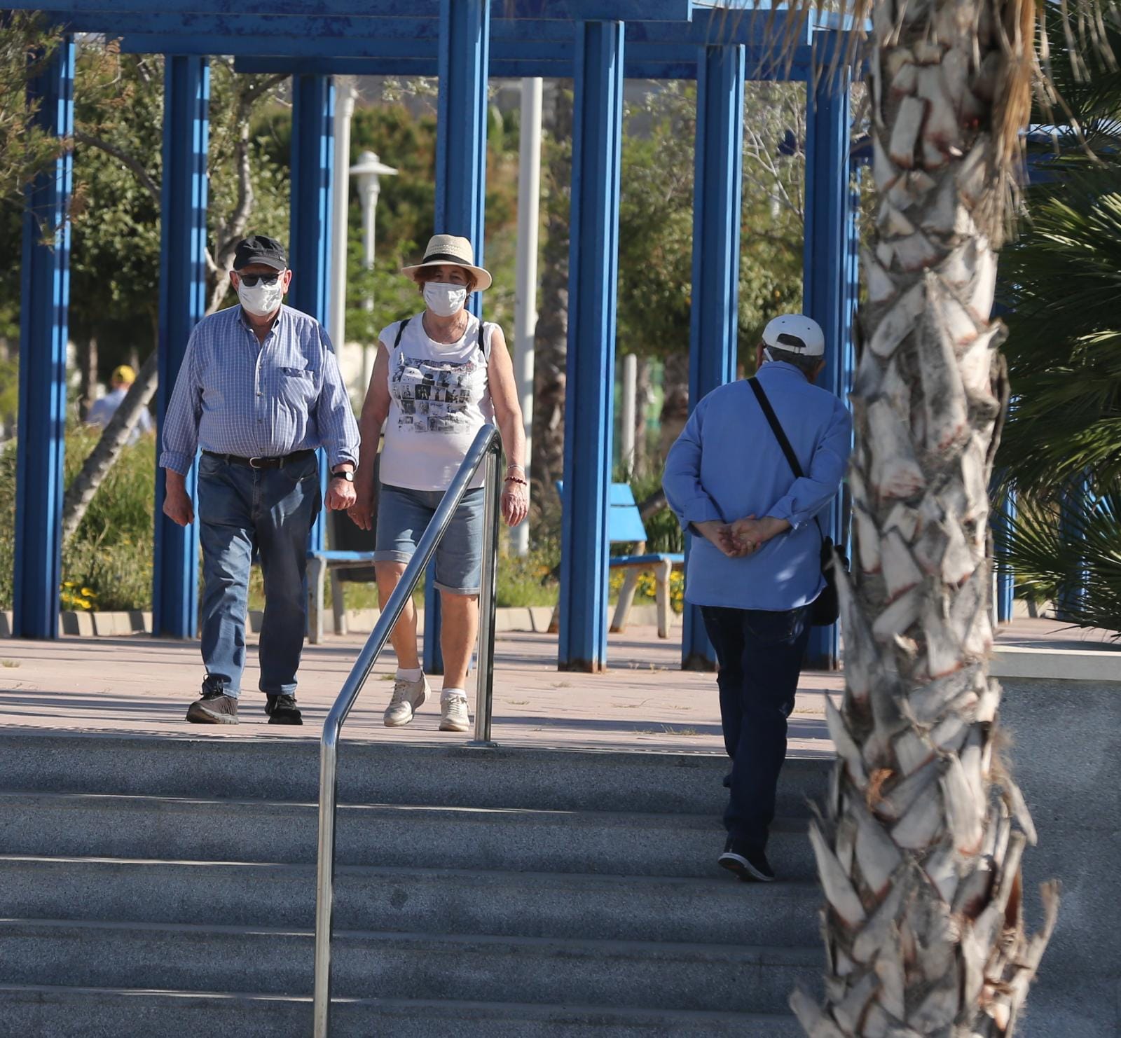El inicio del desconfinamiento deja imágenes que no se veían en las calles desde hacía al menos 48 días