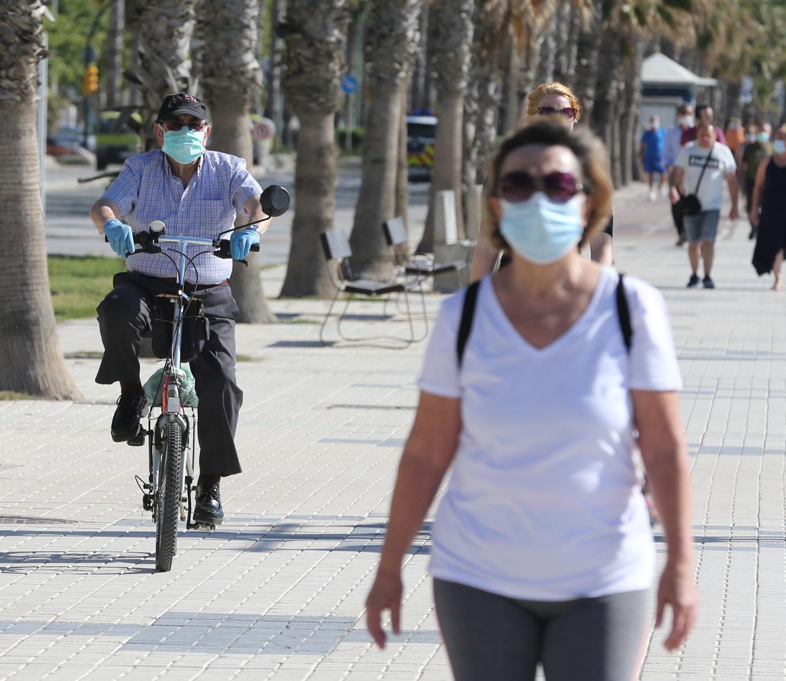 El inicio del desconfinamiento deja imágenes que no se veían en las calles desde hacía al menos 48 días