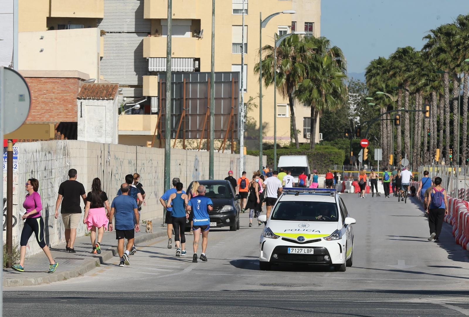 El inicio del desconfinamiento deja imágenes que no se veían en las calles desde hacía al menos 48 días