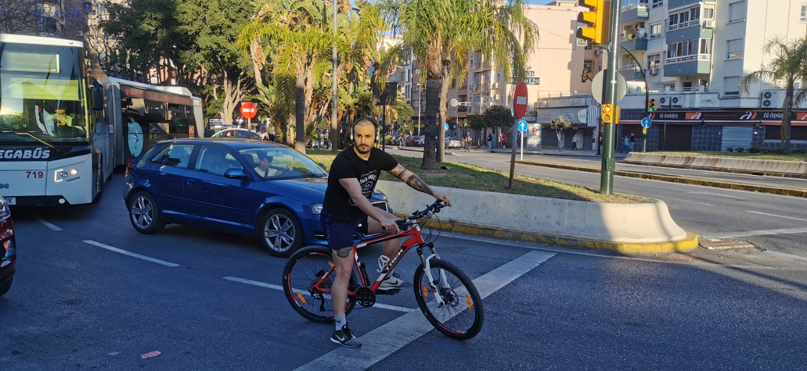El inicio del desconfinamiento deja imágenes que no se veían en las calles desde hacía al menos 48 días