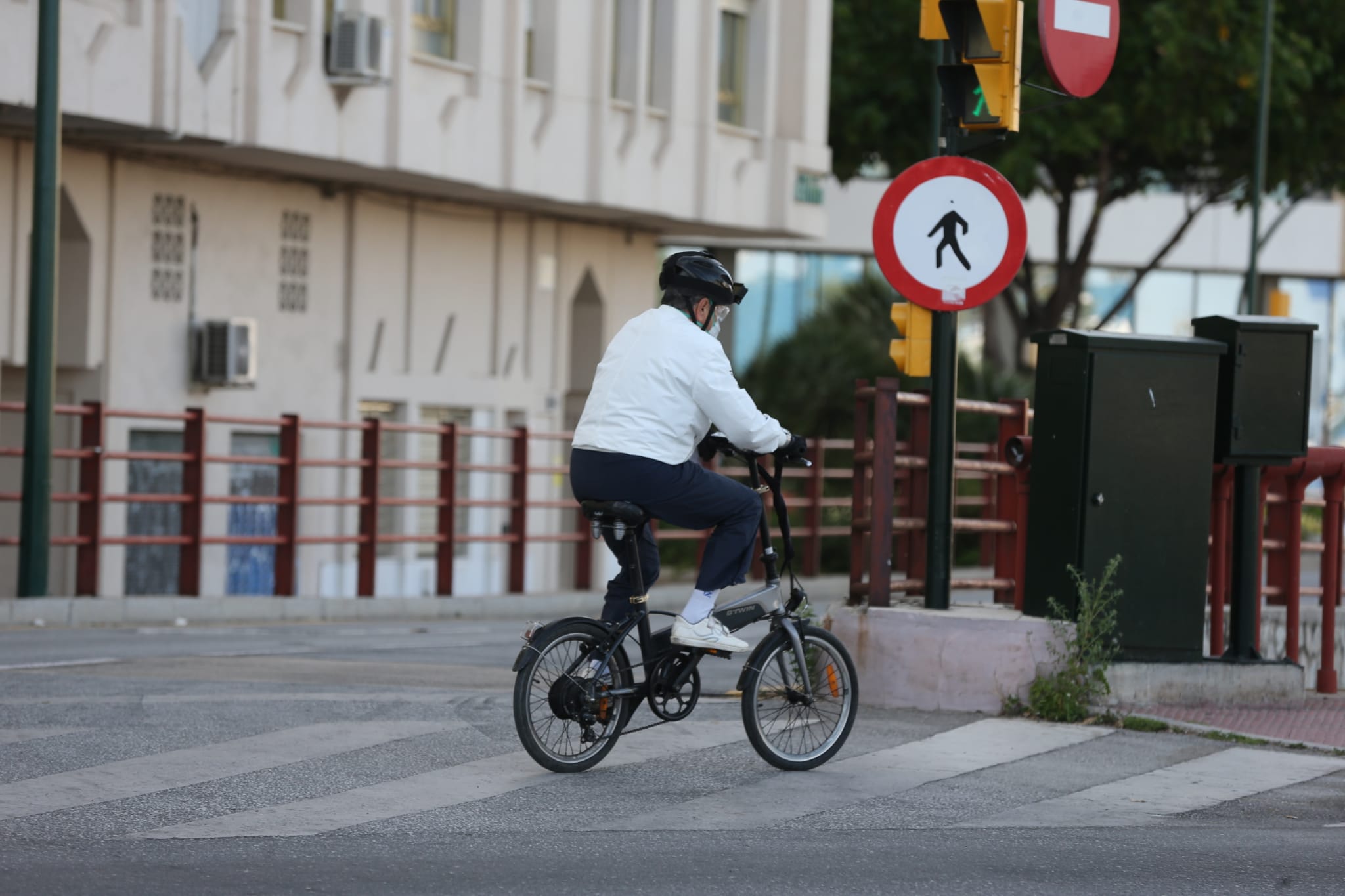 El inicio del desconfinamiento deja imágenes que no se veían en las calles desde hacía al menos 48 días