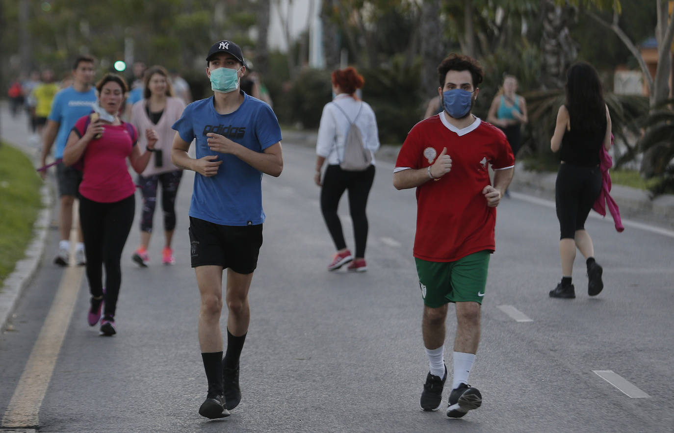 El inicio del desconfinamiento deja imágenes que no se veían en las calles desde hacía al menos 48 días