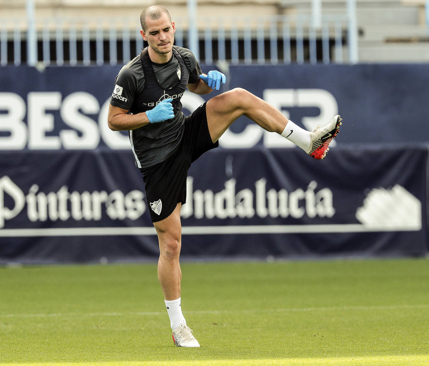 El Málaga comienza esta sábado los entrenamientos individuales entre La Rosaleda y el Anexo tras conocer ayer los resultados de los test