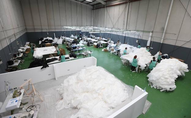 La fábrica está ubicada en el polígono Trévenez de la capital. 