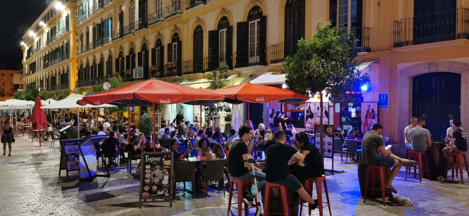 La vuelta a los bares y terrazas revela una nueva forma de vivir la noche en Málaga