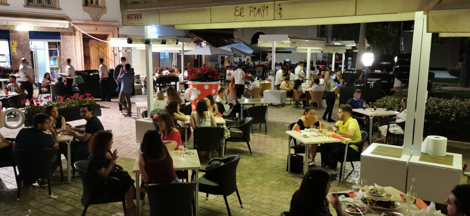 La vuelta a los bares y terrazas revela una nueva forma de vivir la noche en Málaga