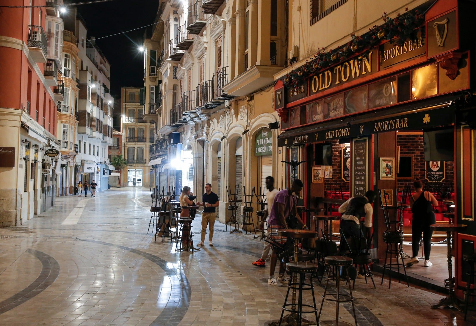 La vuelta a los bares y terrazas revela una nueva forma de vivir la noche en Málaga