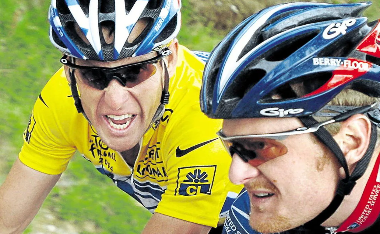 Lance Armstrong y Floyd Landis, durante el Tour de 2004. 