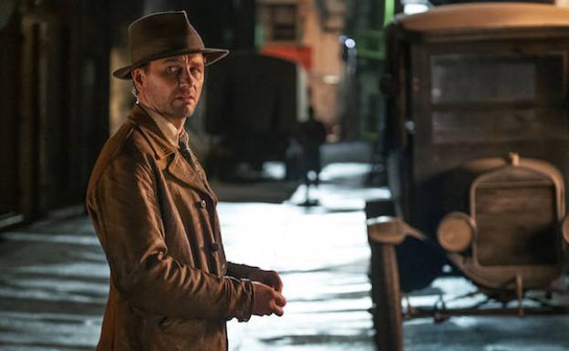 Matthew Rhys interpreta al mítico Perry Mason.