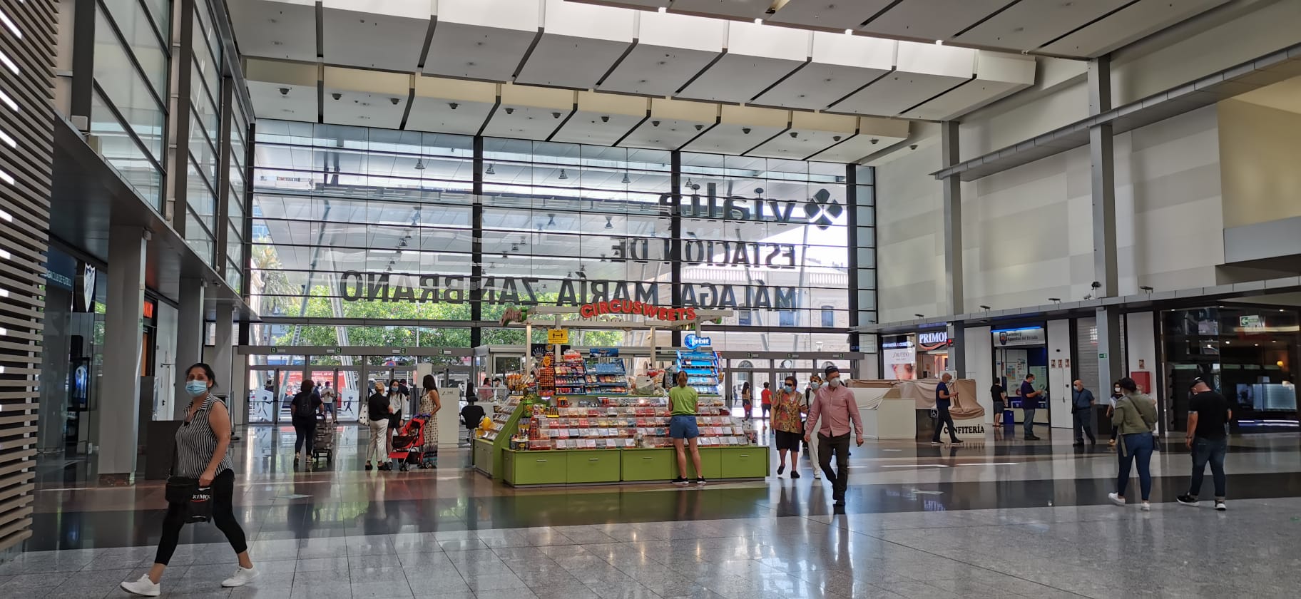 Reapertura de la zona comercial de la estación María Zambrano de Málaga.