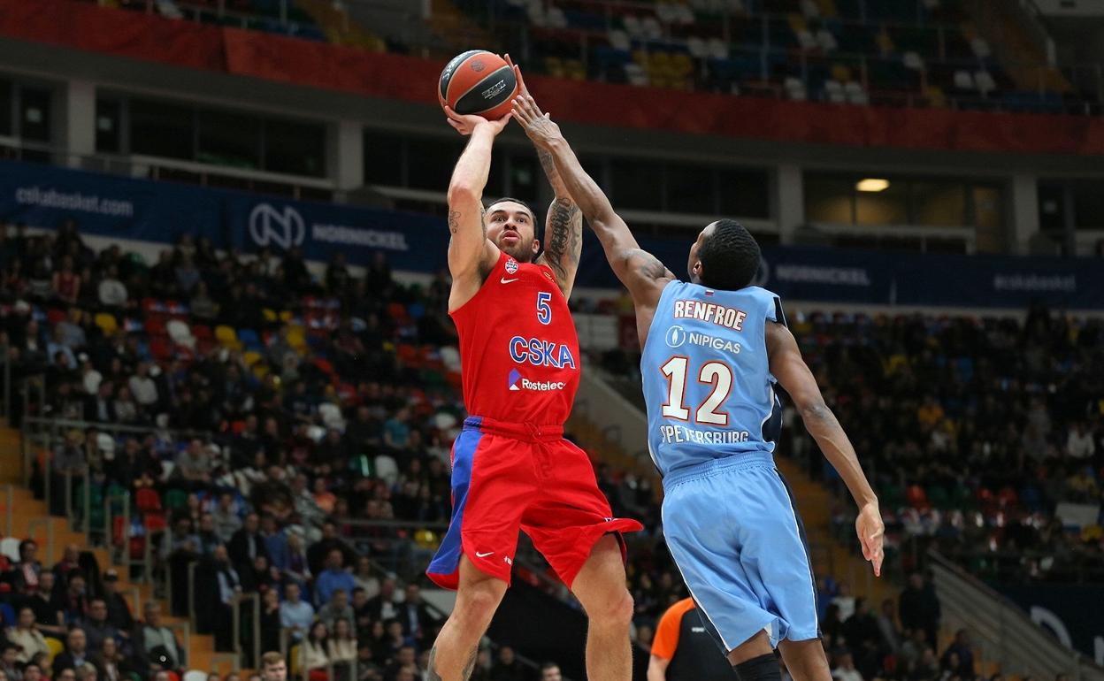 Mike James ha renovado con el CSKA hasta 2023. 