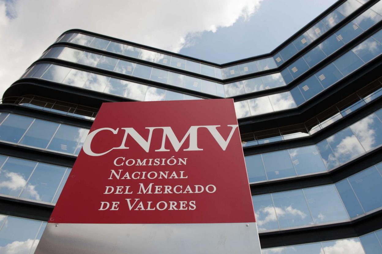 La CNMV aplaza a 2022 el 40% de mujeres en los consejos