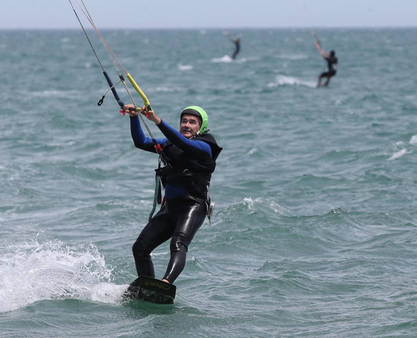 Los aficionados a los deportes de viento también han aprovechado este sábado. 