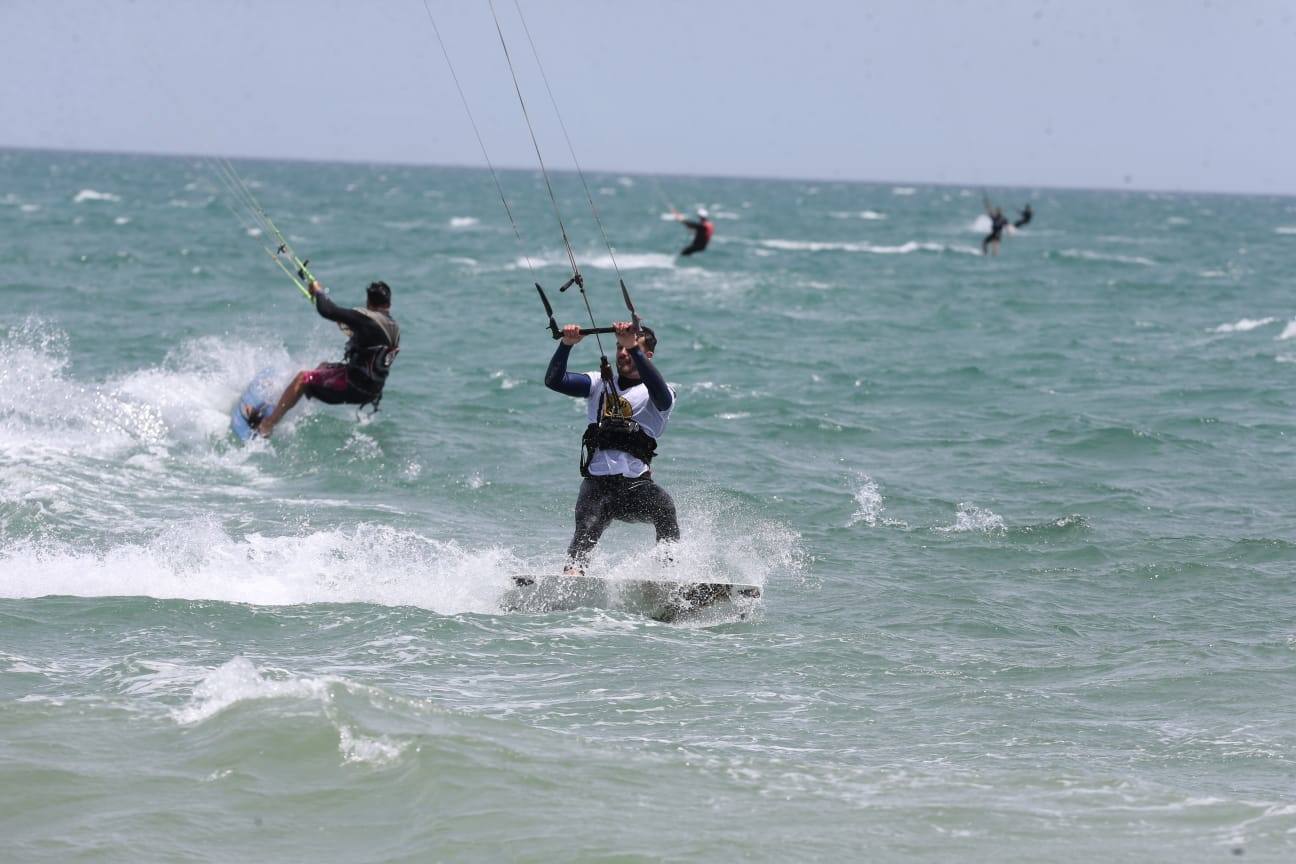 Los aficionados a los deportes de viento también han aprovechado este sábado. 
