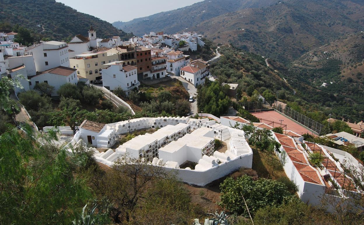 Vista del casco urbano de Sayalonga. 