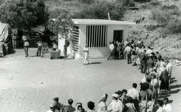 Imagen de la jornada inaugural de la Cueva de Nerja, el 12 de junio de 1960. 