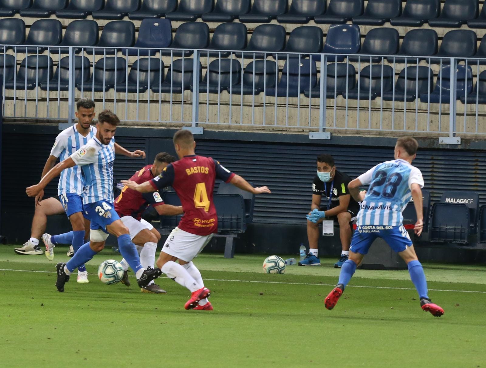 Todos los momentos del partido en imágenes desde La Rosaleda, que por segunda vez abre sus puertas para el fútbol pero sin aficionados en las gradas. 