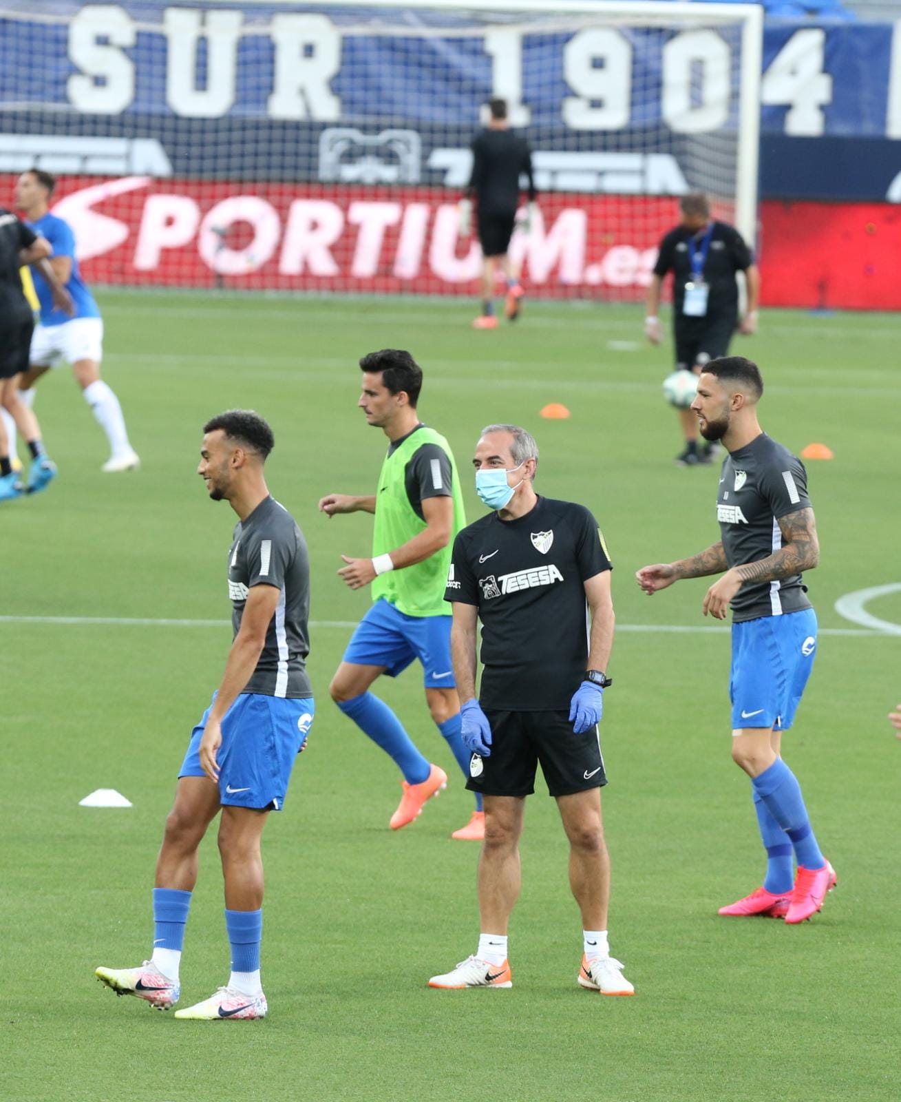 Todos los momentos del partido en imágenes desde La Rosaleda, que por segunda vez abre sus puertas para el fútbol pero sin aficionados en las gradas. 