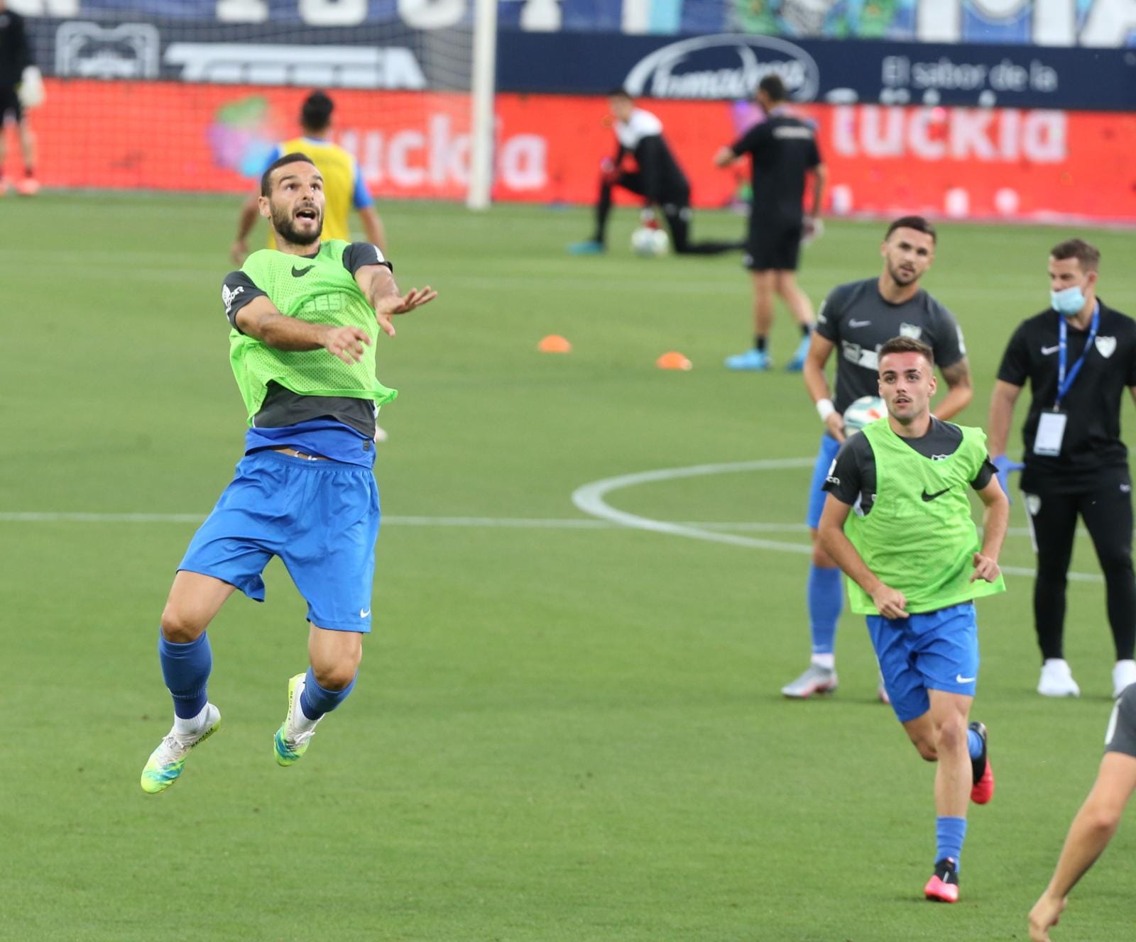 Todos los momentos del partido en imágenes desde La Rosaleda, que por segunda vez abre sus puertas para el fútbol pero sin aficionados en las gradas. 