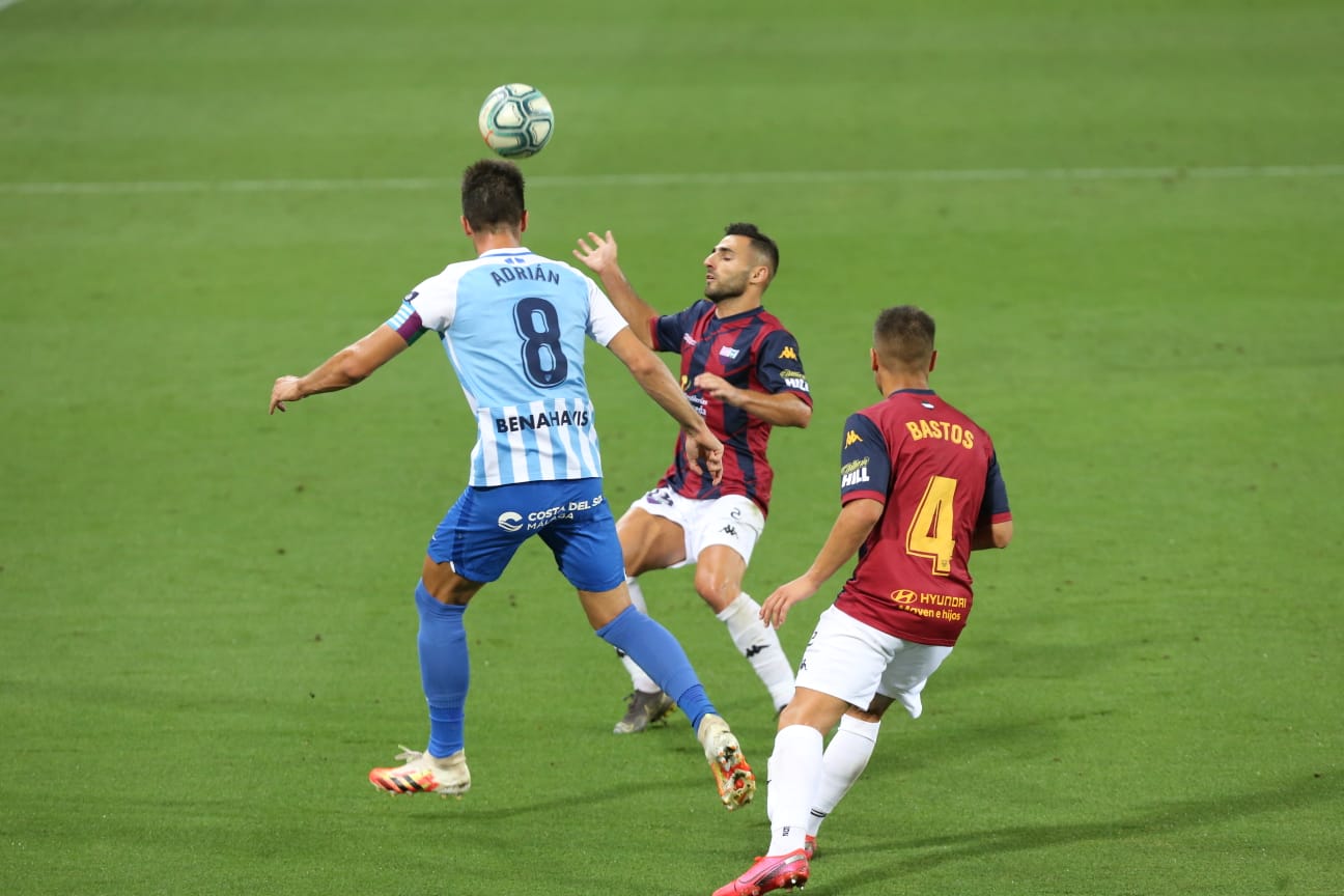 Todos los momentos del partido en imágenes desde La Rosaleda, que por segunda vez abre sus puertas para el fútbol pero sin aficionados en las gradas. 