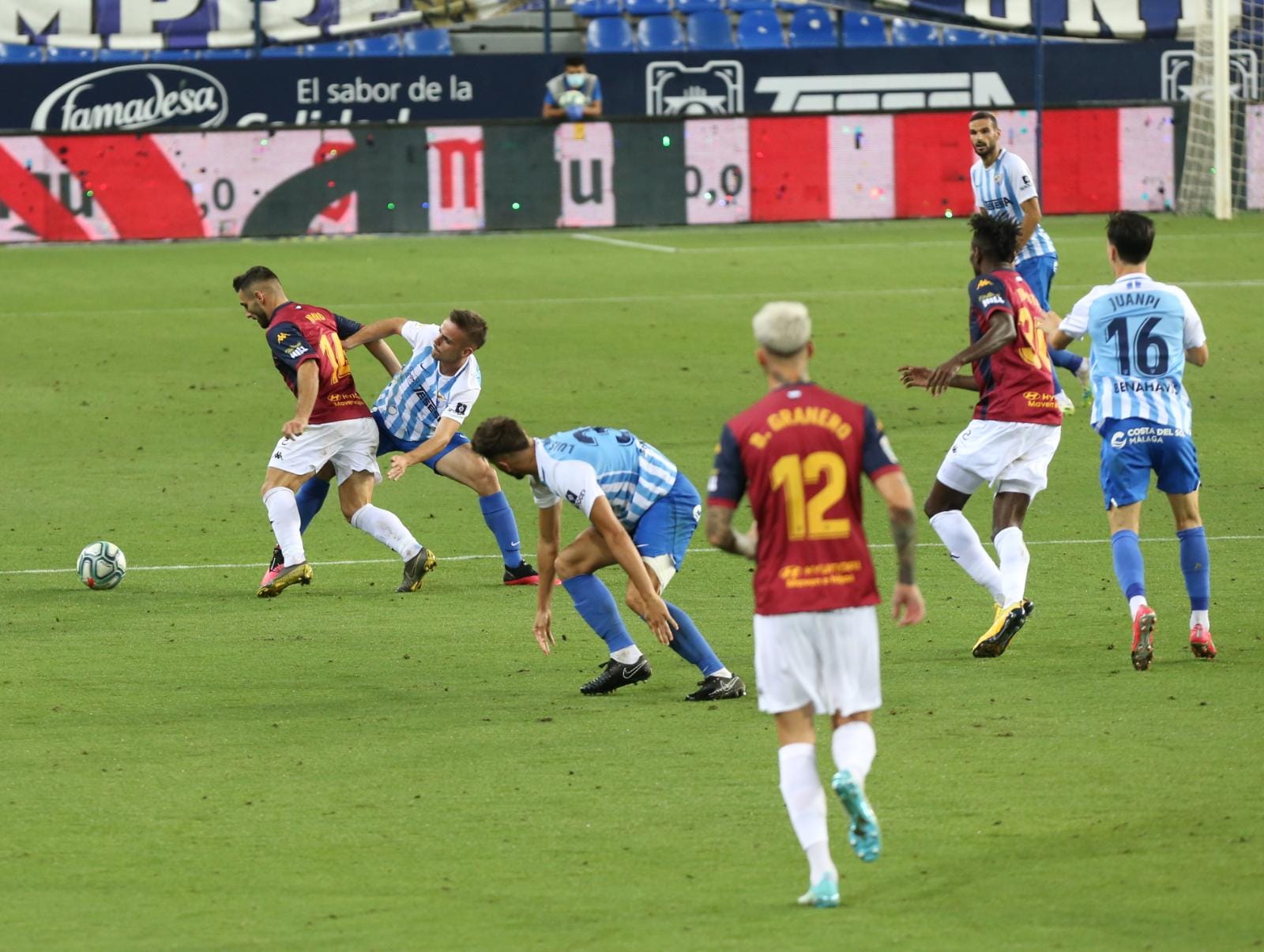 Todos los momentos del partido en imágenes desde La Rosaleda, que por segunda vez abre sus puertas para el fútbol pero sin aficionados en las gradas. 