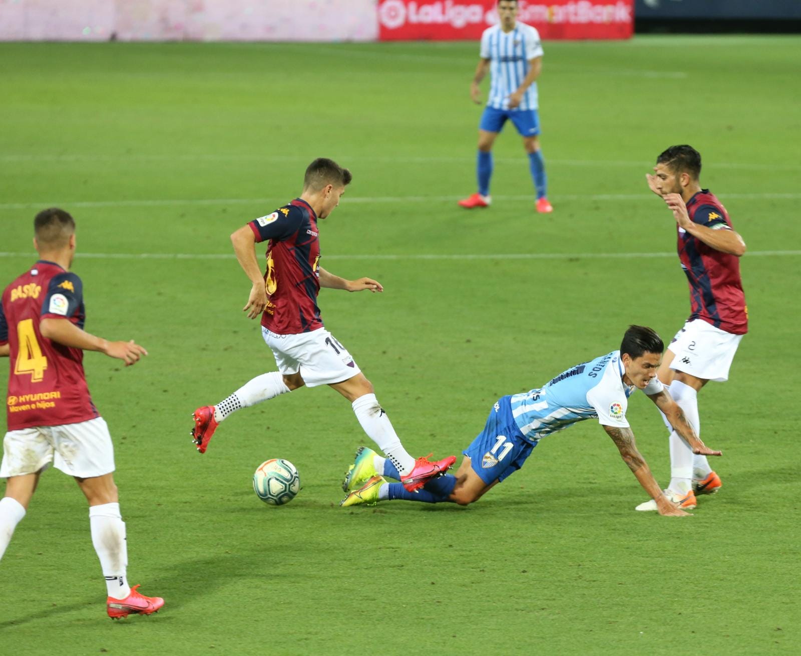 Todos los momentos del partido en imágenes desde La Rosaleda, que por segunda vez abre sus puertas para el fútbol pero sin aficionados en las gradas. 