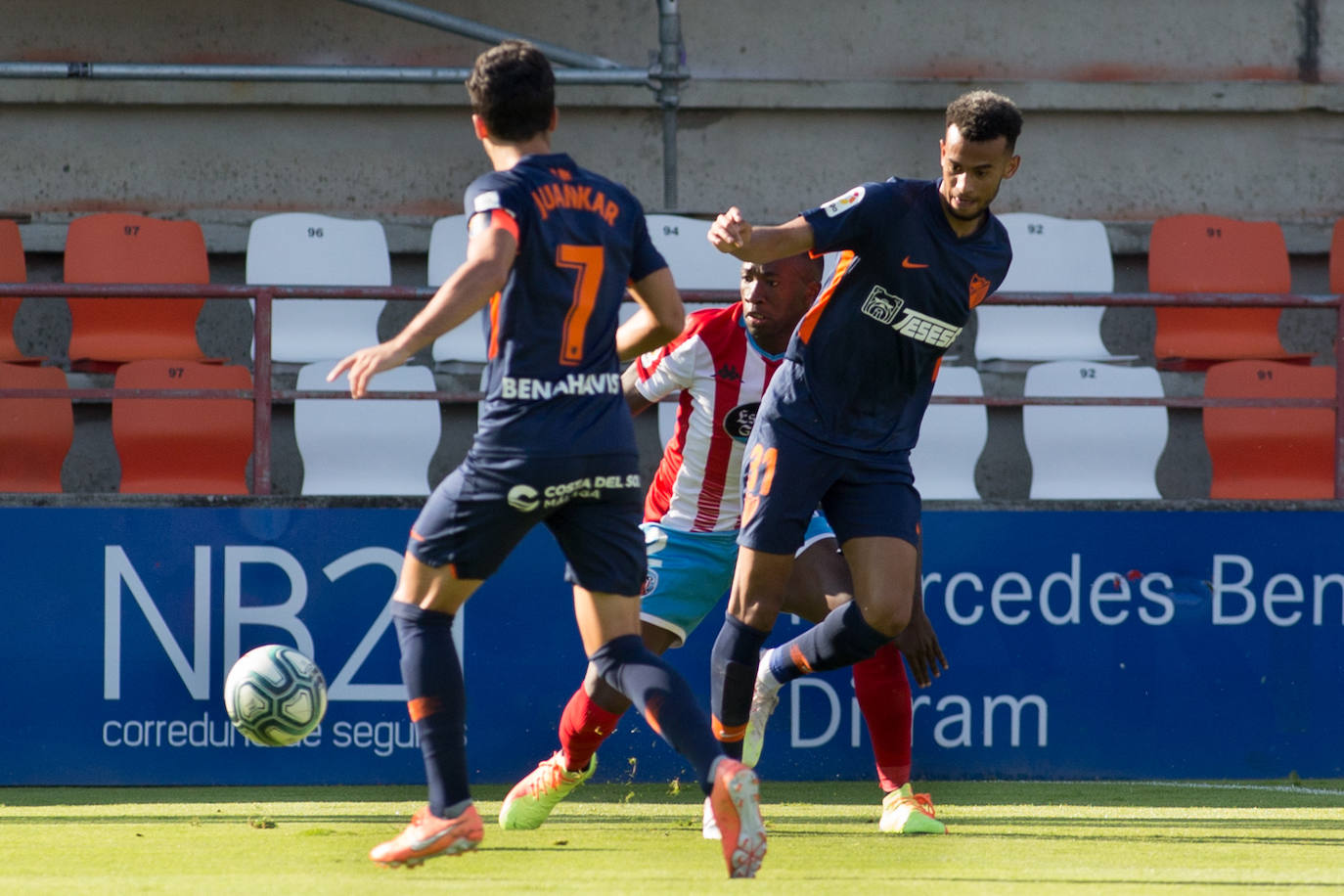 Partido entre rivales directos por la permanencia en el Anxo Carro de Lugo que corresponde a la jornada 35 de LaLiga Smartbank.