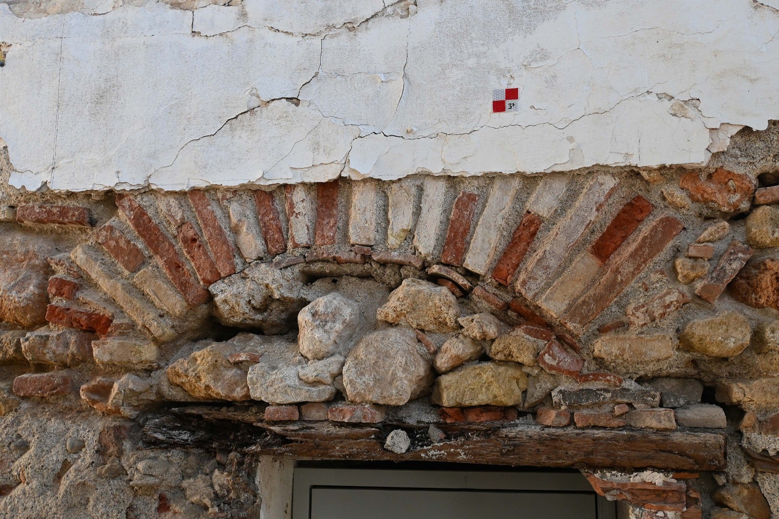 Los trabajos de cimentación en el antiguo hotel La Fonda dejan al descubierto datos desconocidos de la historia de la ciudad 