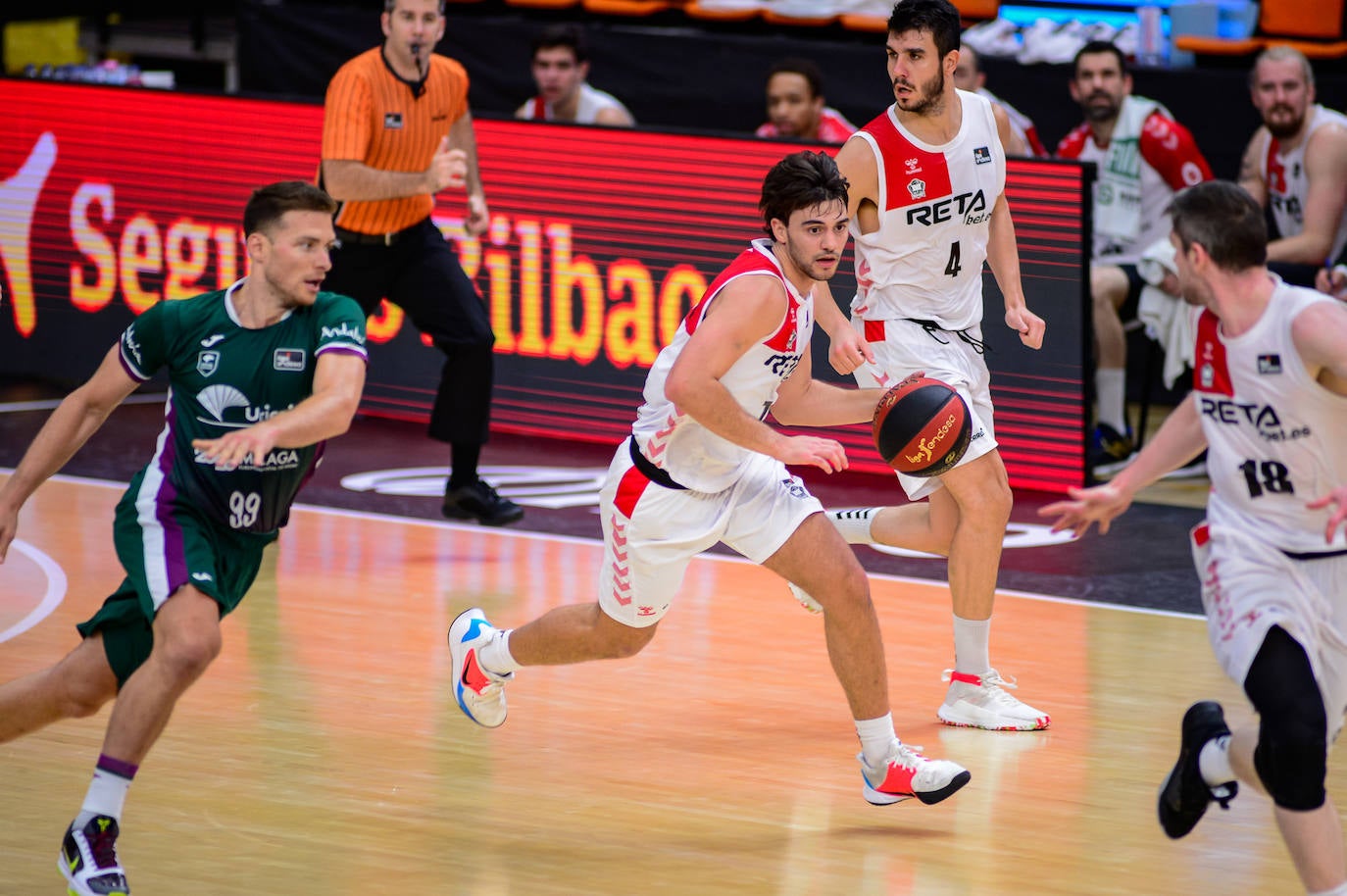 El Unicaja cierra la temporada con un cómodo triunfo ante el Bilbao.