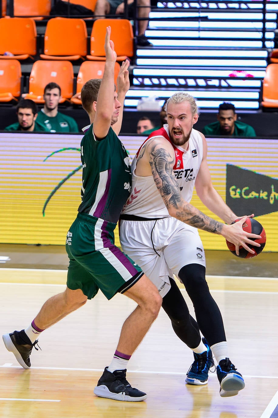 El Unicaja cierra la temporada con un cómodo triunfo ante el Bilbao.