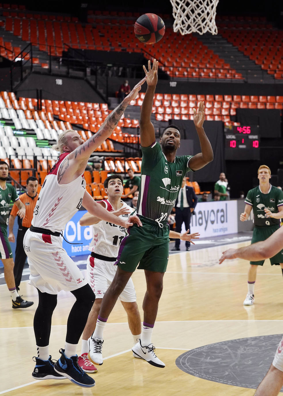 El Unicaja cierra la temporada con un cómodo triunfo ante el Bilbao.