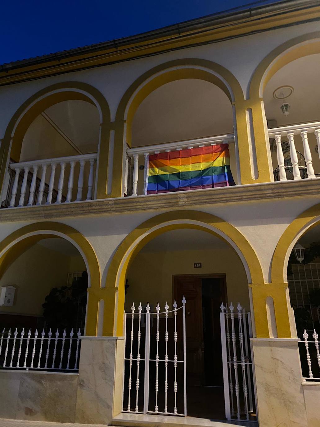 El impulsor de las banderas LGTBI en Villanueva de Algaidas: «Mi intención es que se repita cada año»