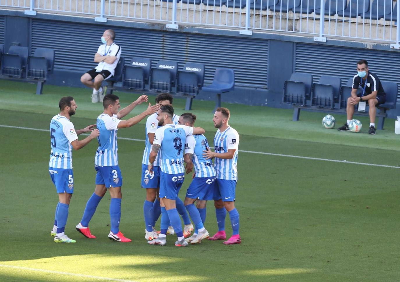 El Málaga gana al Girona (2-0).