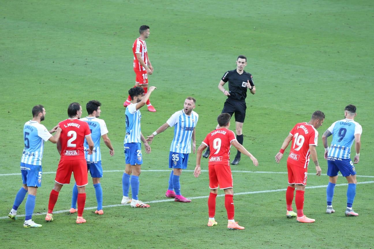 El Málaga gana al Girona (2-0).