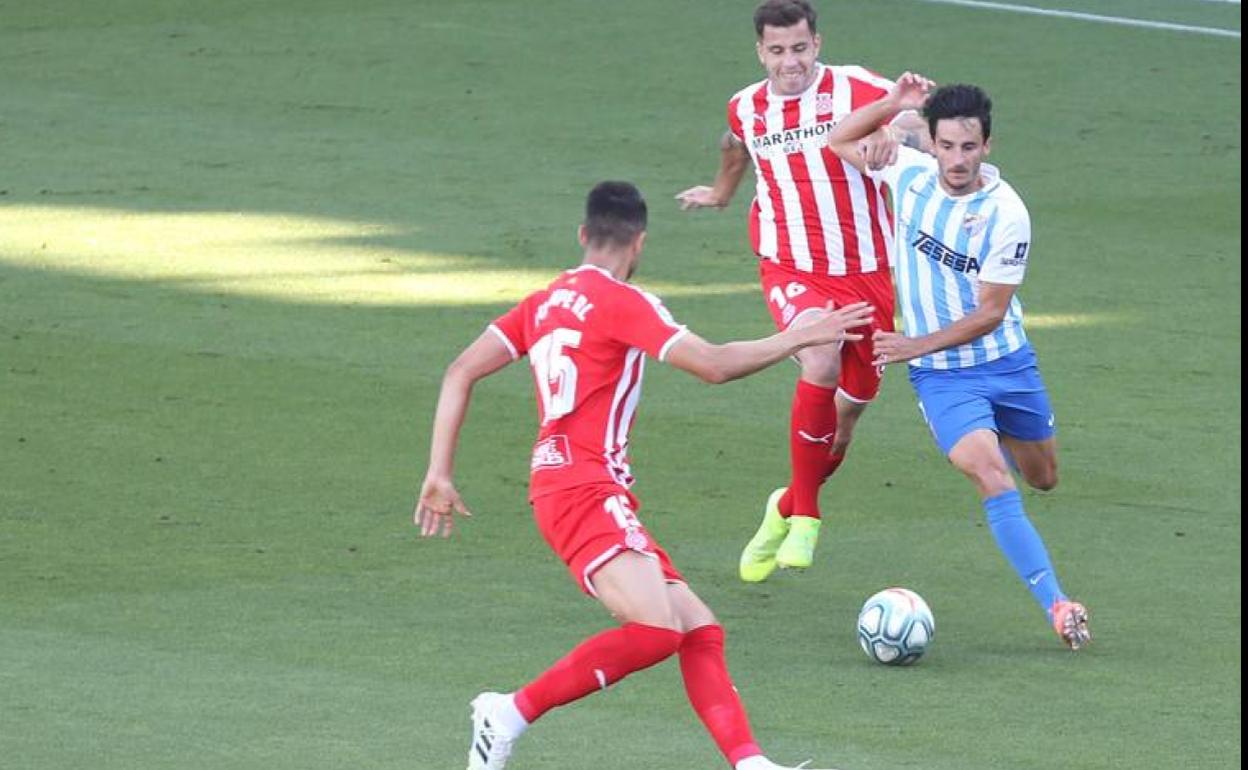 Juan Carlos, en una de sus apariciones en ataque como 'carrilero' frente al Girona. 