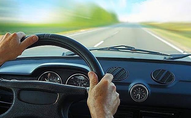 Diez simples gestos que te pueden salvar la vida en la carretera