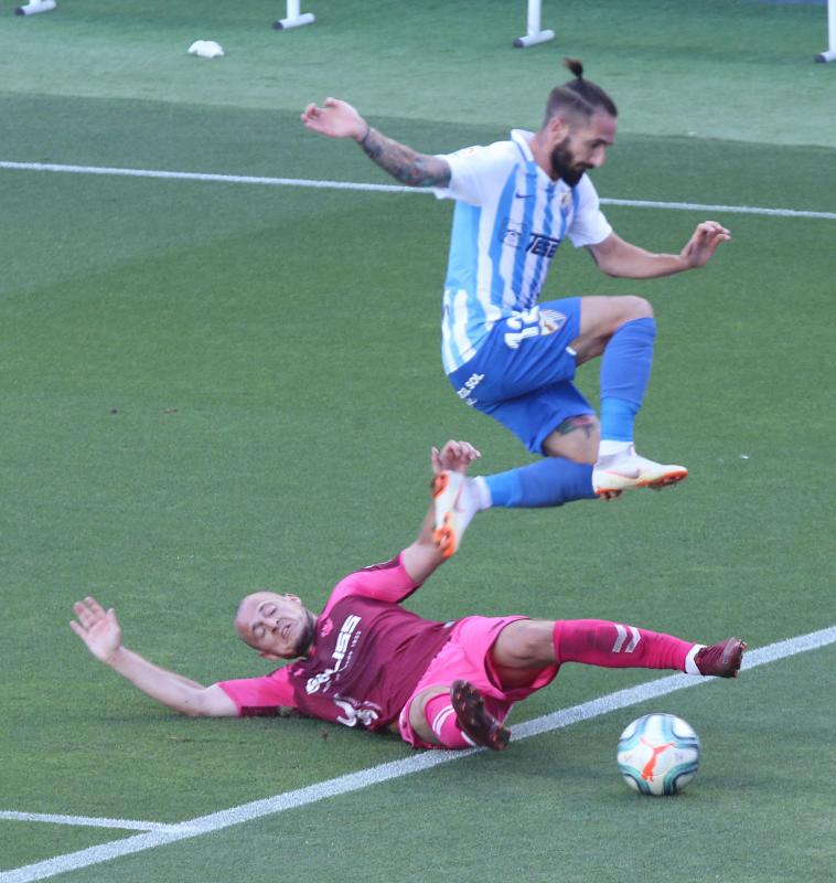 Duelo directo entre dos rivales que luchan por la permanencia en Segunda a falta de pocas jornadas para el final del campeonato.